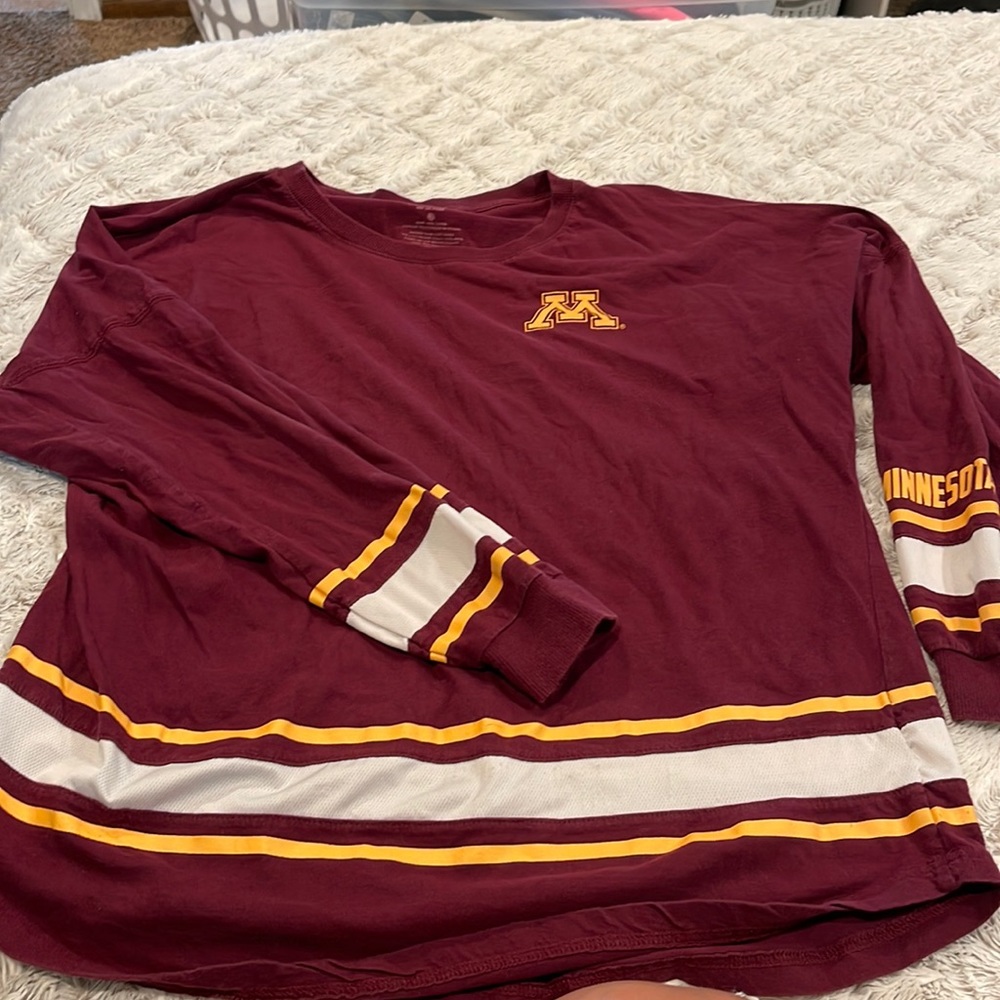 Women’s U of M long sleeve jersey shirt Large